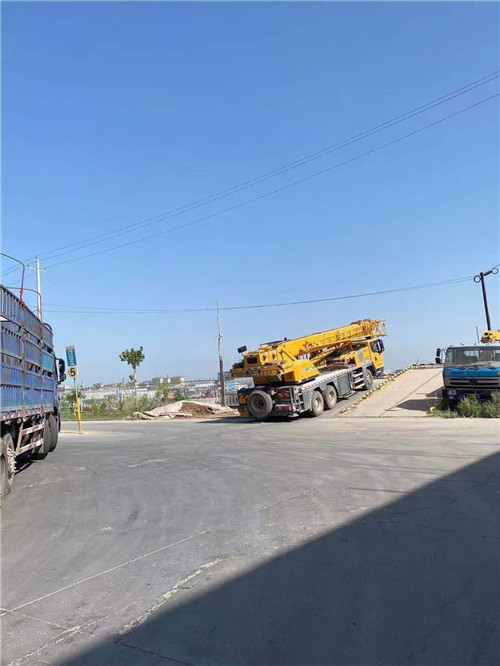 拉孜县25吨吊车的租赁价格大概是多少？